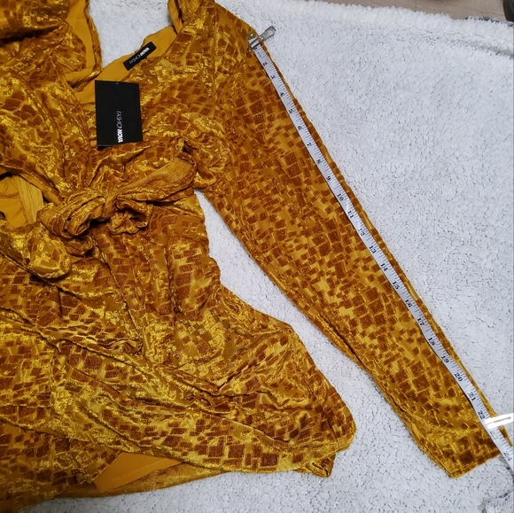 Fashion Nova Mustard Long Sleeve Deep V Neck Cutout Waist Mini Dress Size XL - Picture 5 of 11